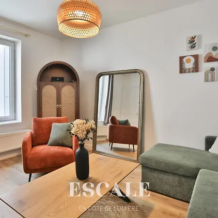 Prázdninový dům Charmante Maison Sablaise Avec Terrasse & Centre-ville A Pied