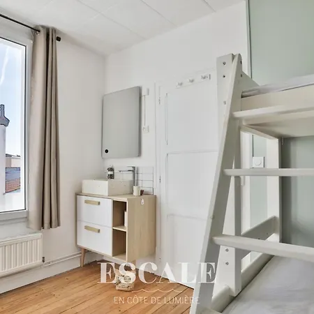 Charmante Maison Sablaise Avec Terrasse & Centre-ville A Pied Prázdninový dům *