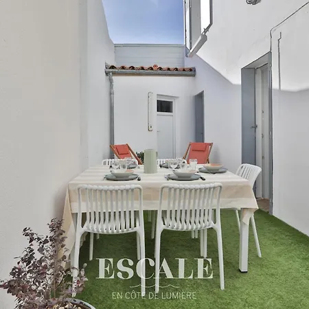 Prázdninový dům Charmante Maison Sablaise Avec Terrasse & Centre-ville A Pied *